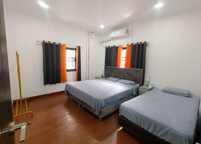 Holiday home 辉煌夜市 4房泳池花园别墅 订4日提供免费接机一次